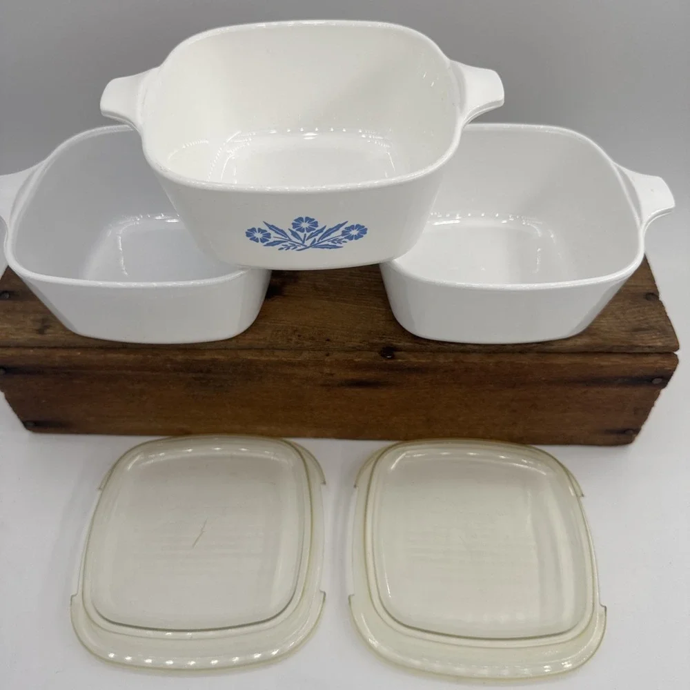 Corning Ware Casserole Dishes 22oz  P-43-B Lot of 3 w/2 Lids Vintage Bakeware